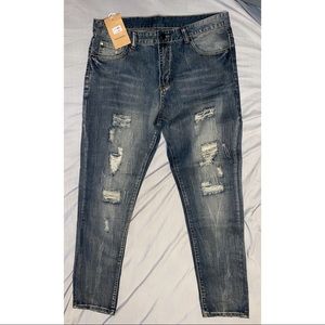 Men’s distressed jeans